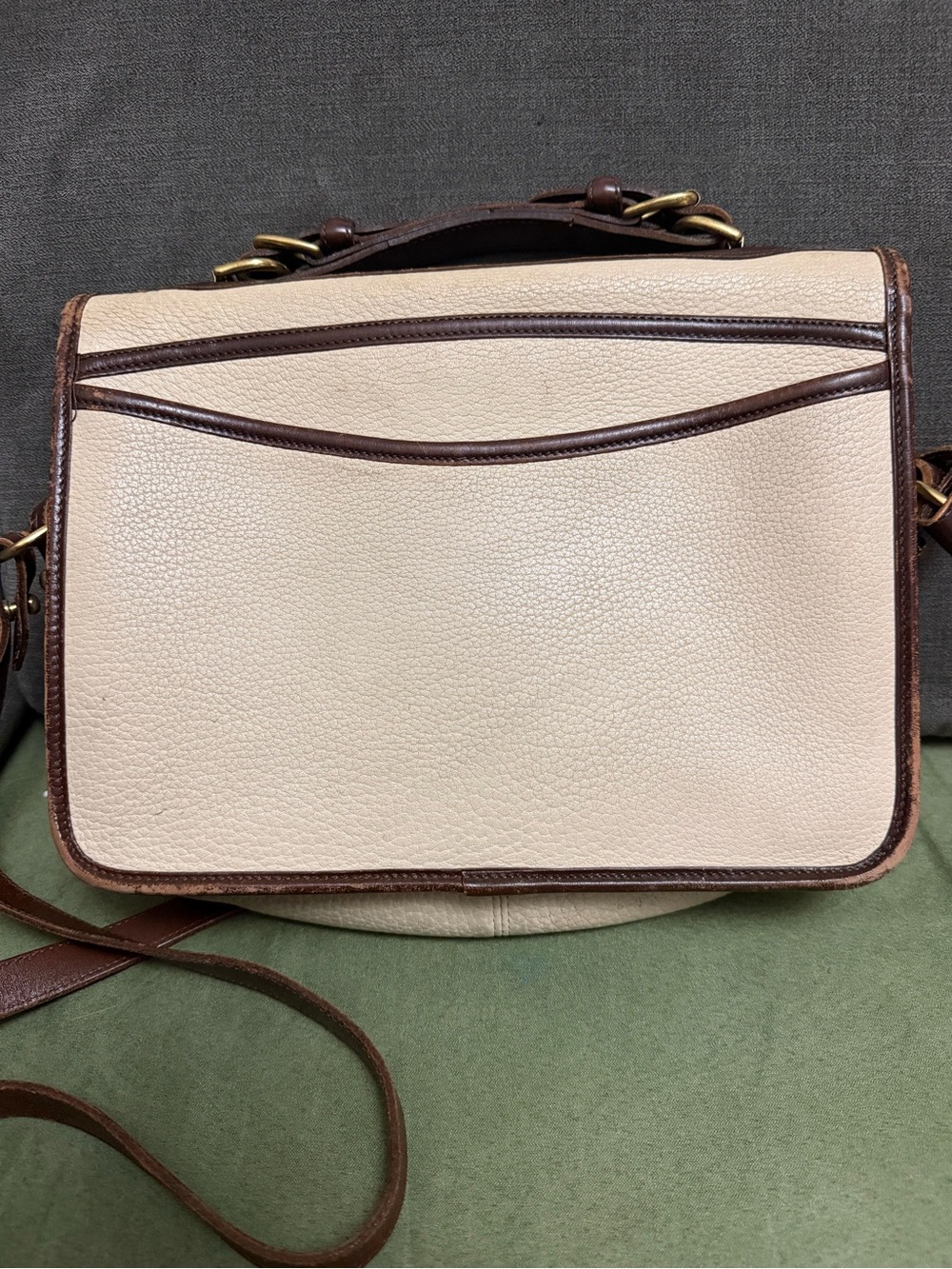 🚨Dooney & Bourke Cream and Brown Leather Crossbody Satchel🚨 - Picture 3 of 5